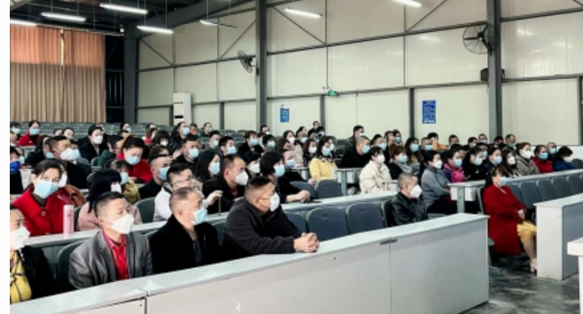 双向奔赴 共育花开——2020级学生家长会